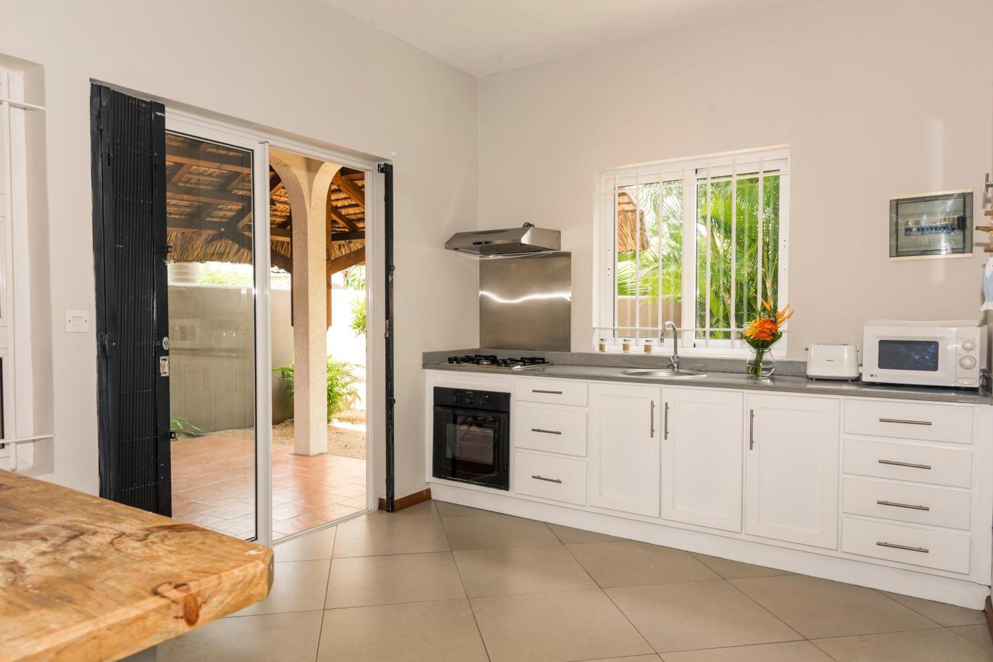Kisana - Lovely 2 Bedroom - * Pointe aux Canonniers